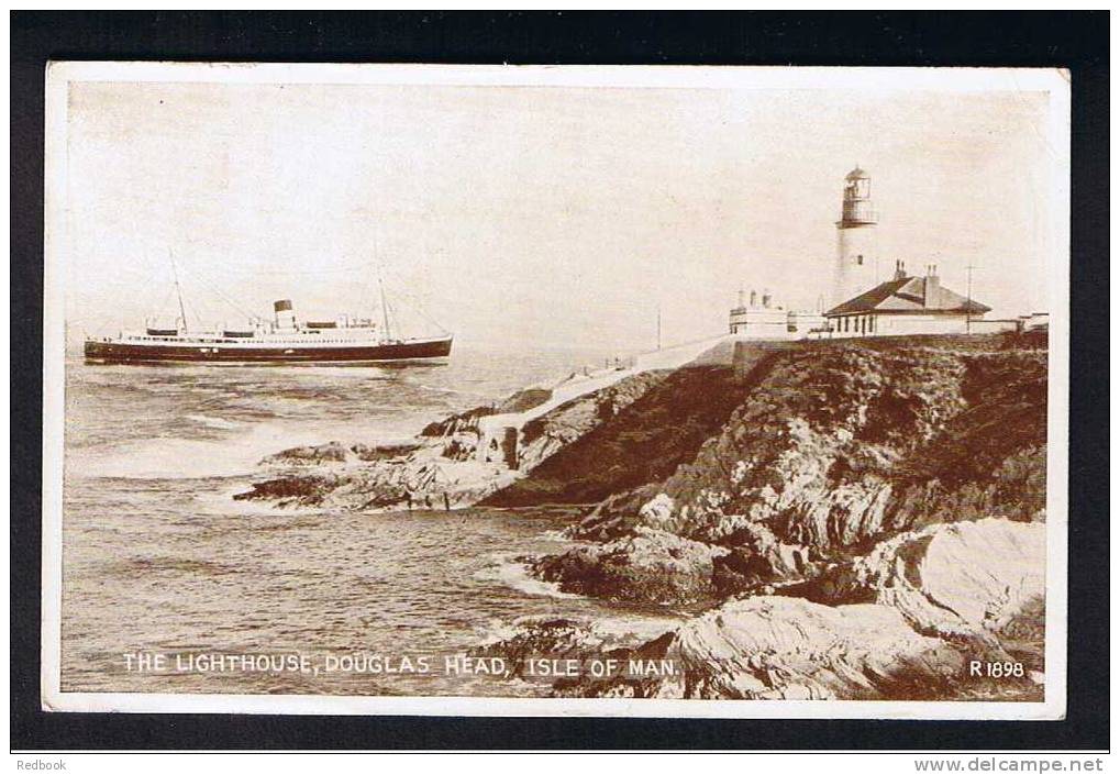 RB 698 -  1952 Postcard - Ship Passing The Lighthouse At Douglas Head Isle Of Man - Isle Of Man