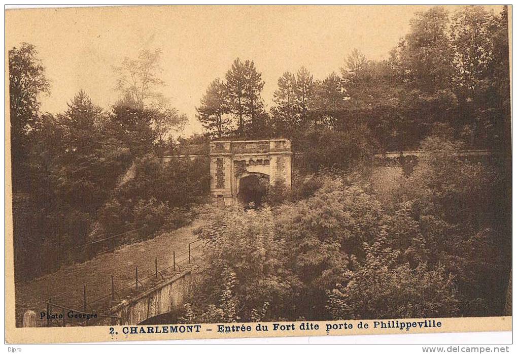 Charlemont  Entrée Du Fort Dite Porte  De Philippeville - Philippeville