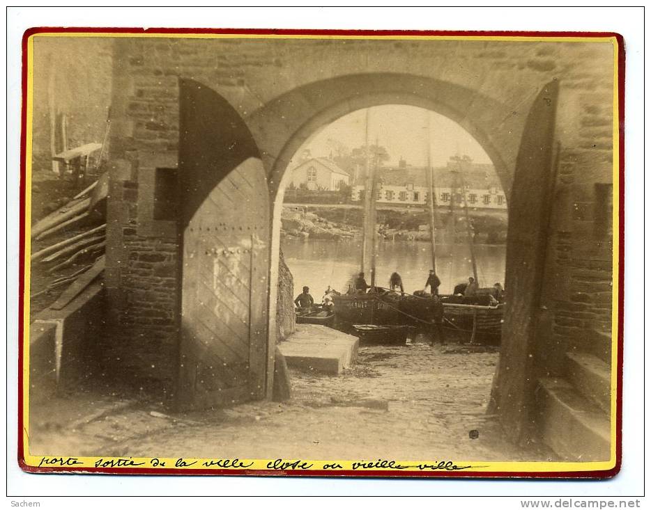 29 CONCARNEAU Photographie Marins Bateau Porte Sortie Ville Close   -Fin 19em Début 20 Em - Fort Carton  - D09 - Ancianas (antes De 1900)