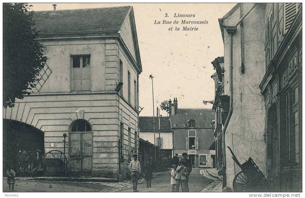 LIMOURS - La Rue De Marcoussis Et La Mairie - Limours