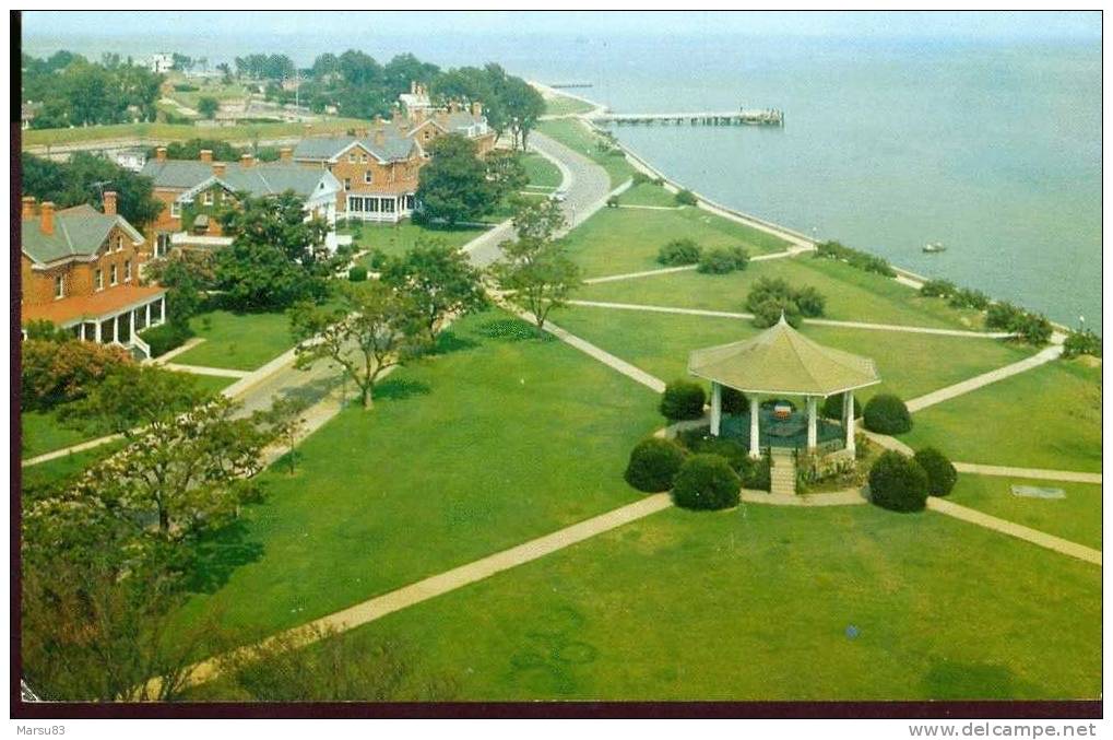 Officers' Quarters And Park, Fort Monroe *** Carte NEUVE*** Ed Walter H Miller- N°22562 - Virginia Beach