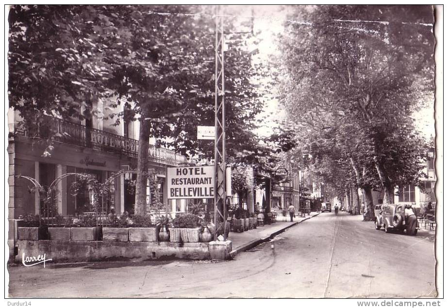 LAMALOU LES BAINS   ( Hérault  )  Rue Centrale... L'Hôtel Belleville  ( état...) - Lamalou Les Bains