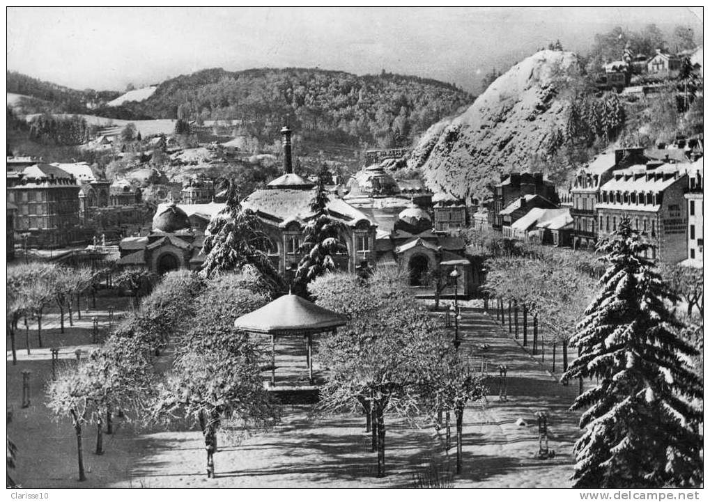 63 CPSM La Bourboule Le Square Marechal Joffre Sous La Neige - La Bourboule