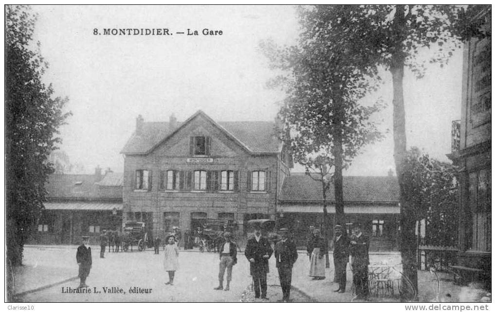 80 Montdidier La Gare Animée - Montdidier