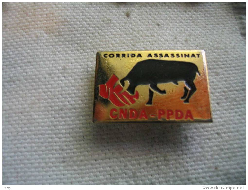 Pin's Corrida-Assassinat   CNDA-PPDA - Tauromachie - Corrida