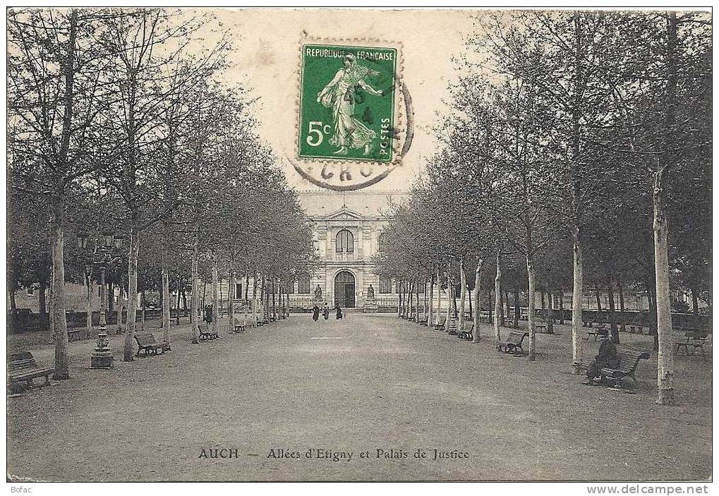 FRANCE  32 Auch Palais De Justicee   (il Peut Y Avoir 2 Scans) - Auch