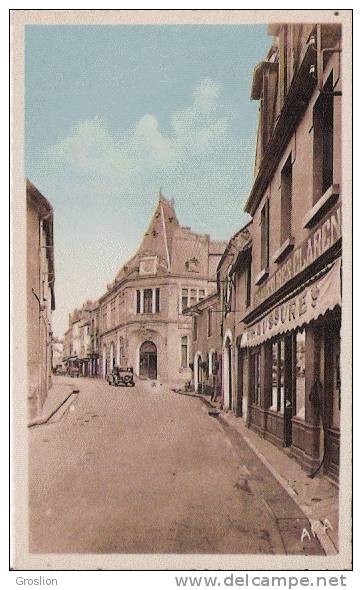 LANNEMEZAN (H P) 4 RUE ALSACE LORRAINE (MAGASIN DE CHAISSURES AU PREMIER PLAN) - Lannemezan