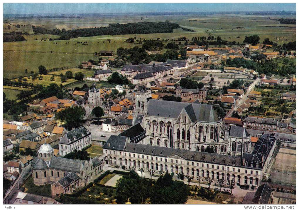 Carte Postale 80. Saint-Riquier  Vue D'avion Trés Beau Plan - Saint Riquier