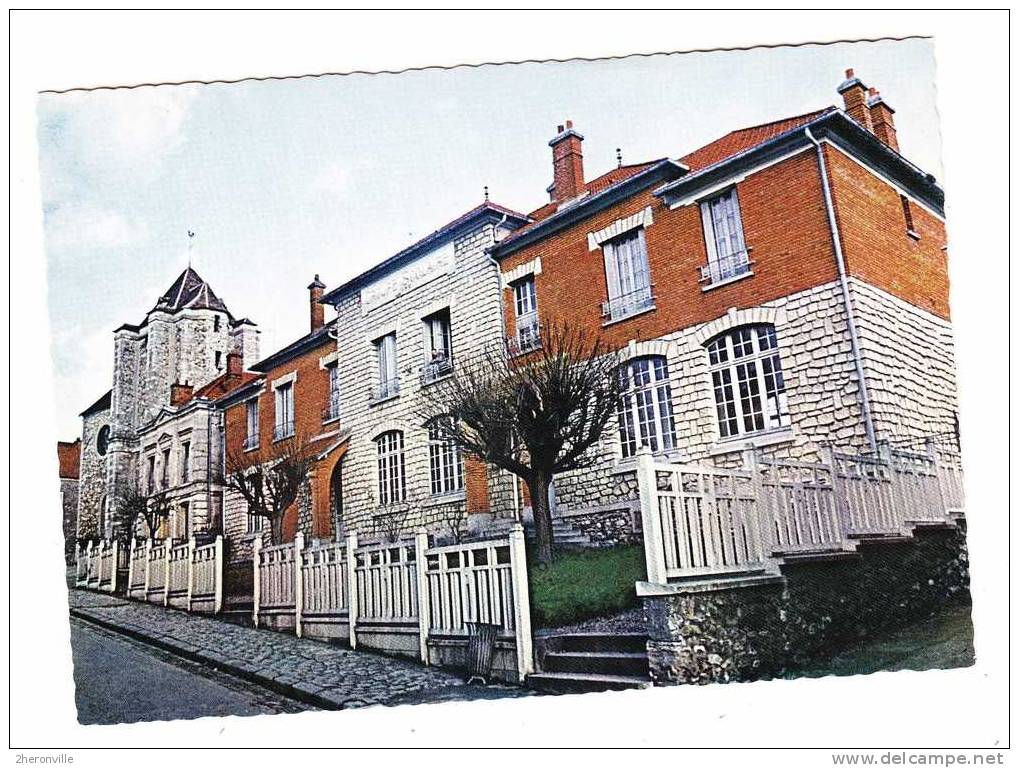 CPSM - 94 -  LA QUEUE En BRIE - Rue Jean Jaurés - La Queue En Brie