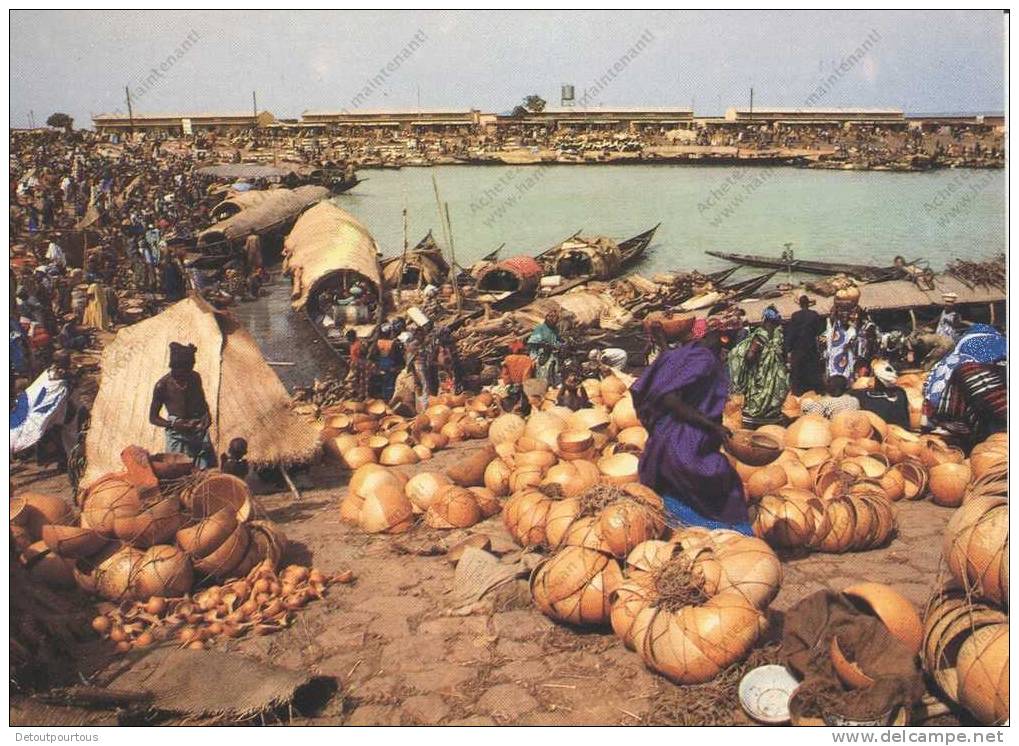 MALI : Marché De MOPTI ( Pirogues Artisanat Africain ) - Malí