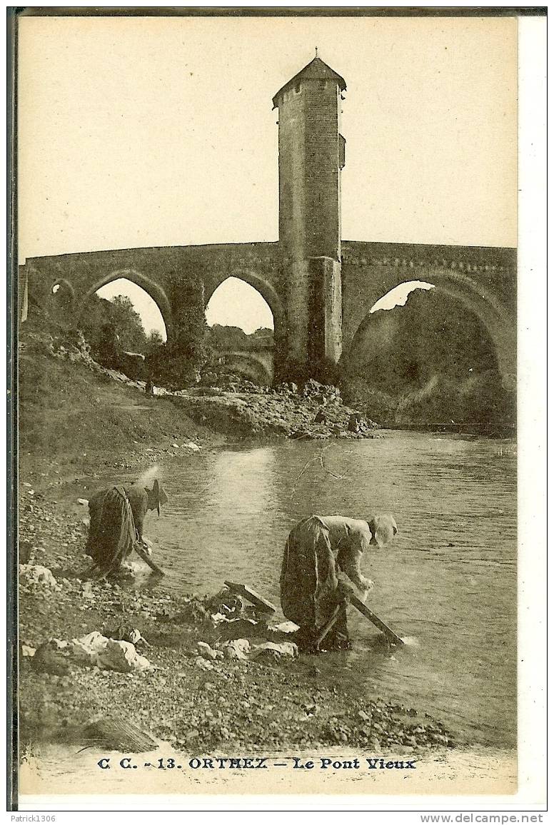 CPA  ORTHEZ, Lavandières Au Pont Vieux  3441 - Orthez