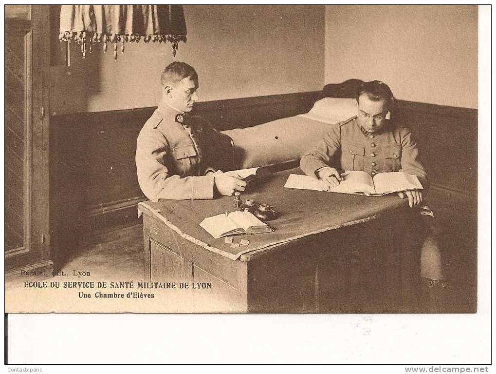 LYON  ( 69 )  - Ecole Du Service De Santé  -  Une Chambre D ´ Elève - Sonstige & Ohne Zuordnung