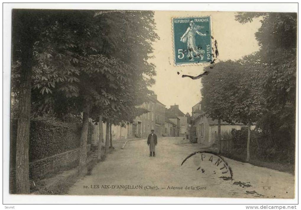 LES AIX D'ANGILLON. - Avenue De La Gare - Les Aix-d'Angillon