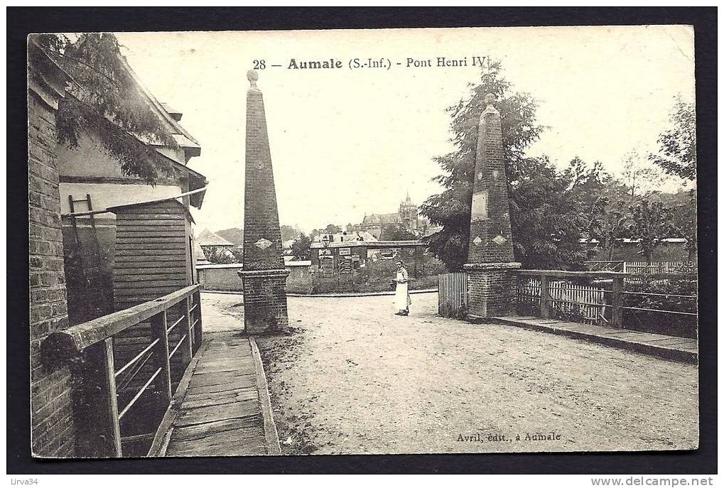 CPA  ANCIENNE- FRANCE- AUMALE (76)- LE PONT HENRI IV- TROTTOIRS EN BOIS- ANIMATION- - Aumale