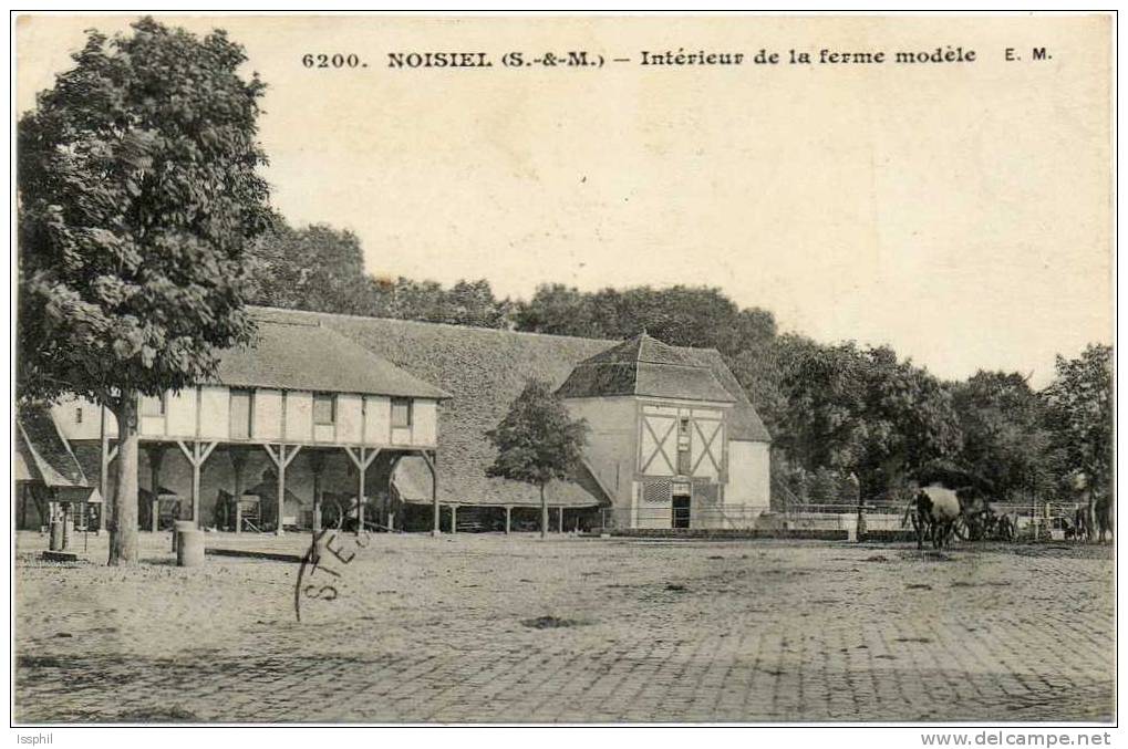 Noisiel (S. & M.) Intérieur De La Ferme Modèle - Noisiel