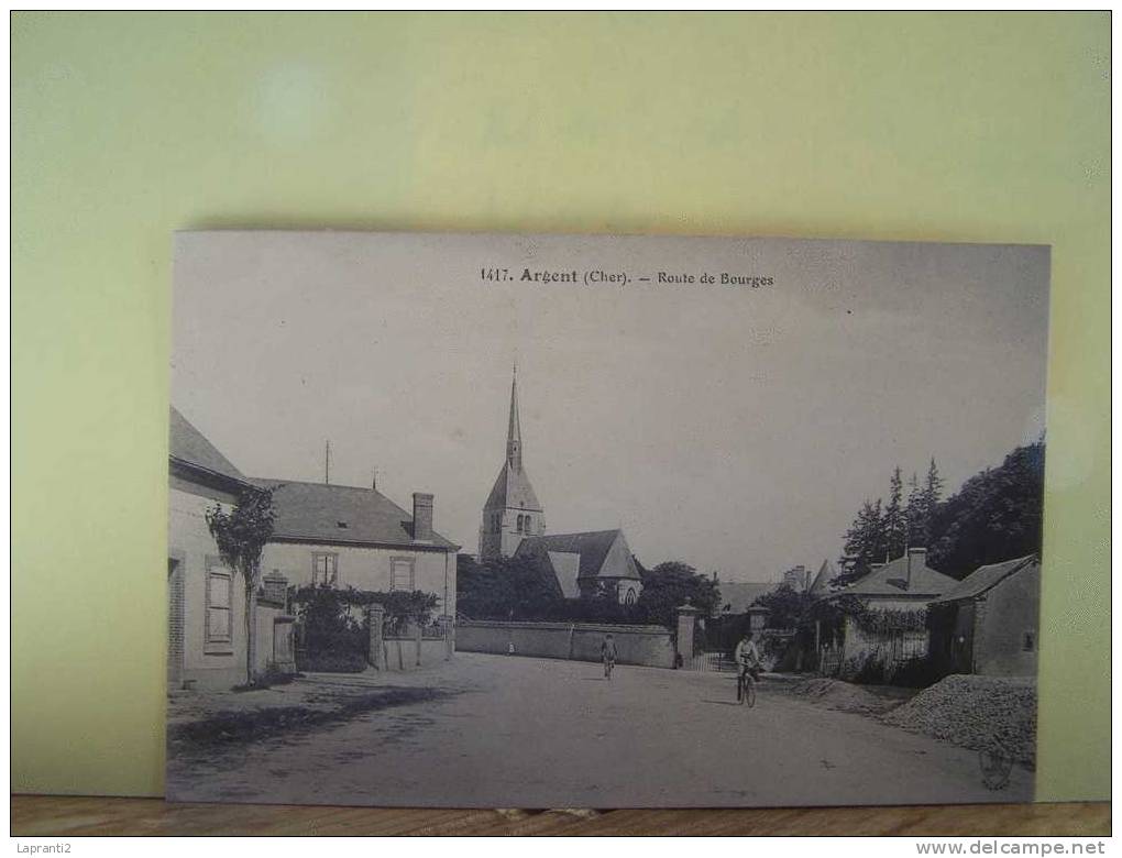 ARGENT-SUR-SAULDRE (CHER) ROUTE DE BOURGES. - Argent-sur-Sauldre