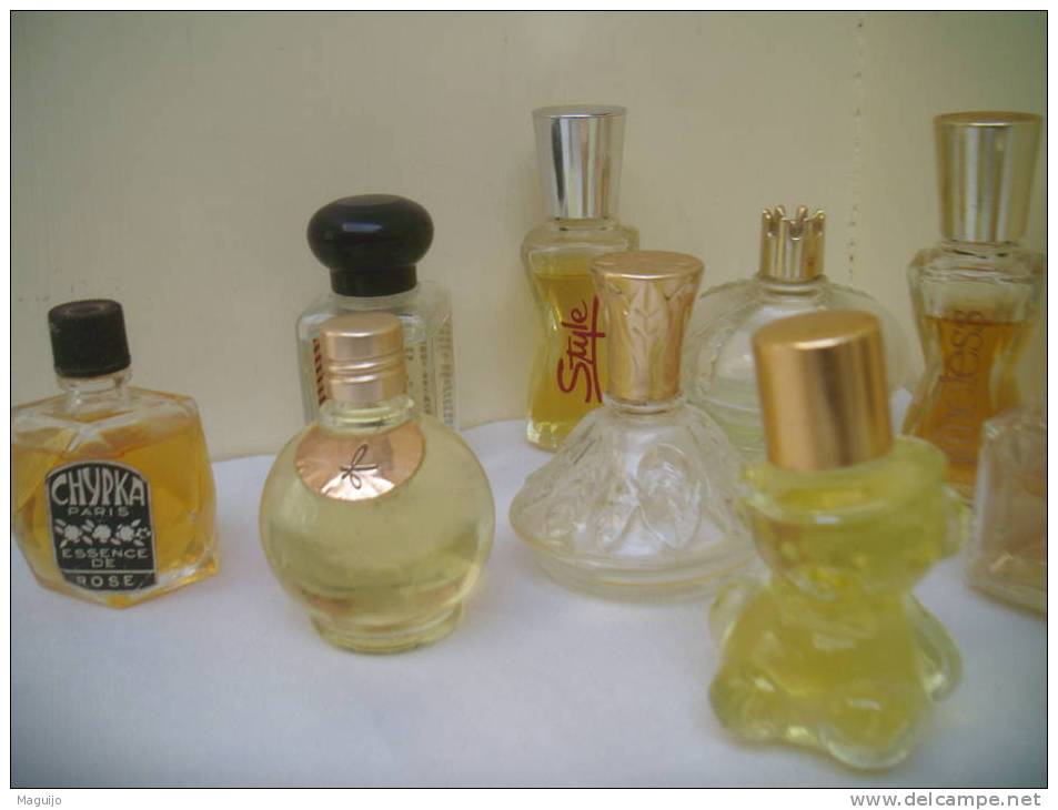 AVON& QQS AUTRES LOT 10 PIECES  BON ETAT LIRE & VOIR!! - Miniatures Womens' Fragrances (without Box)