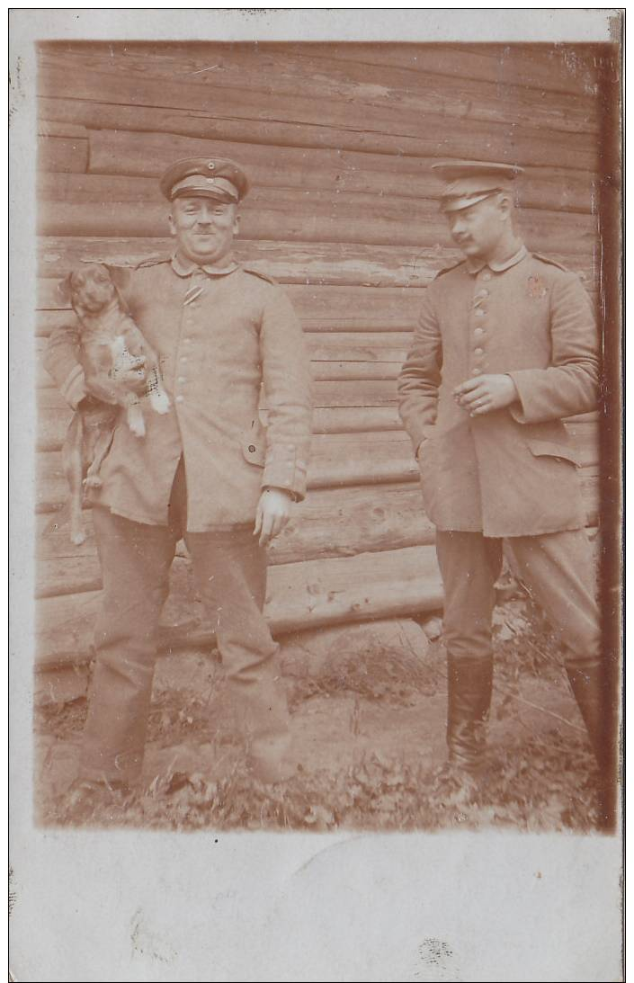 SOLDATS ALLEMANDS AVEC UN CHIEN-TAMPON DU REGT DE FUSILIER KONIGIN VIKTORIA VON SCHWEDEN-POMMERSCHES N°34 -CARTE PHOTO - War 1914-18