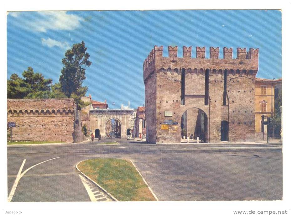 Z351 Fano - Arco Di Augusto E Porta Medioevale / Viaggiata 1976 - Fano