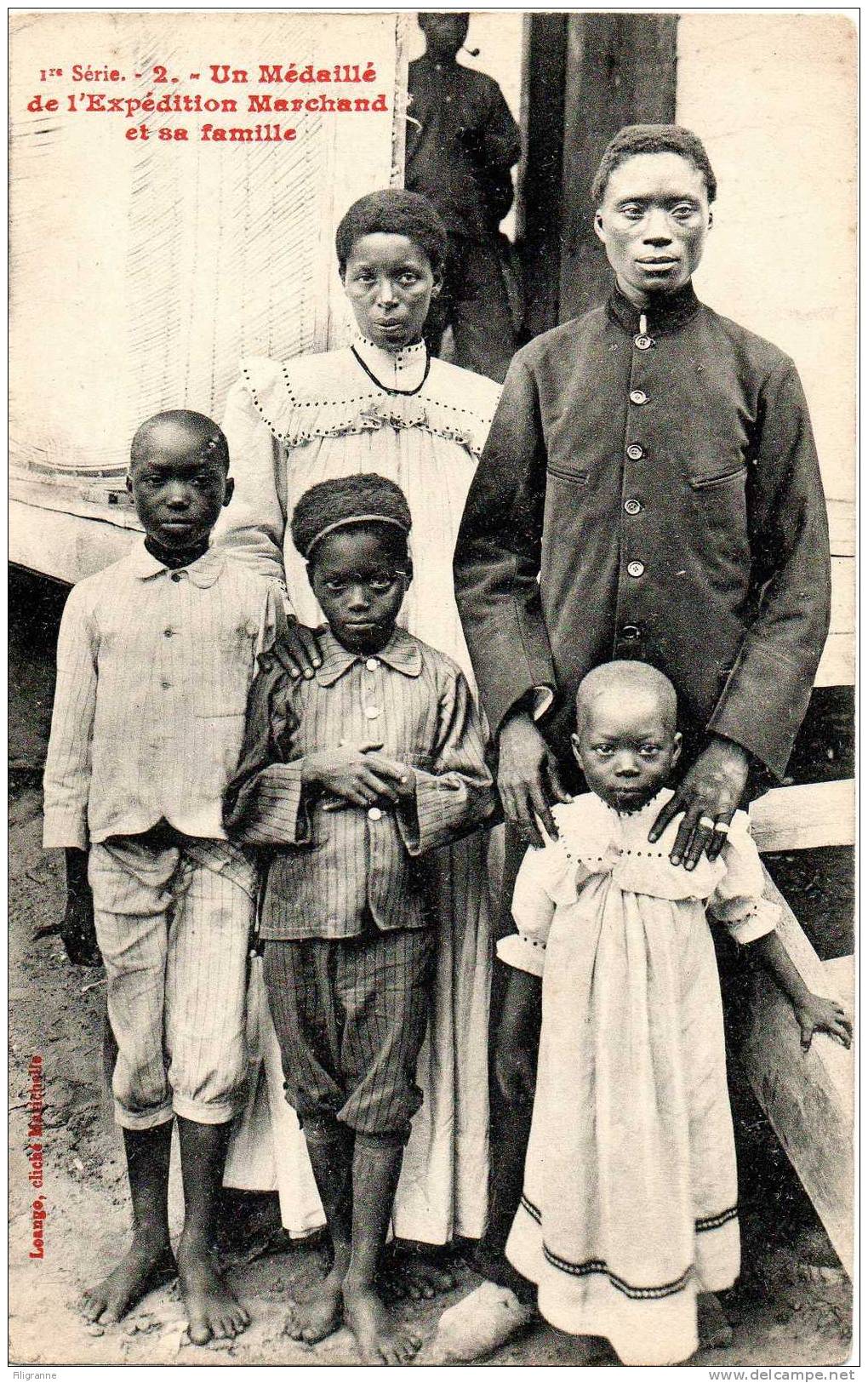 Un Medaille De L Expedition Marchand Et Sa Famille - Congo Français