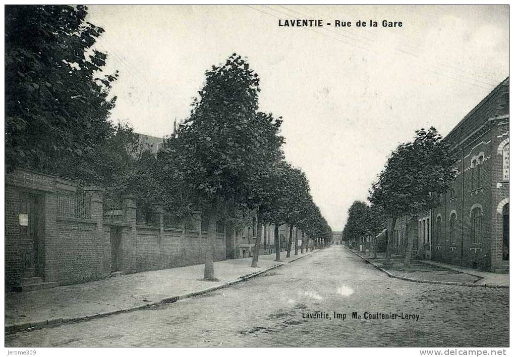 LAVENTIE - (62840) - CPA - Laventie, Rue De La Gare - Estaminet De La Poste - Telegraphe - Laventie