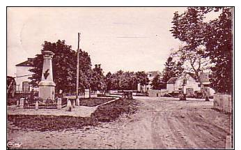 Env. De Vichy : Vendat, La Place De L'église - Vichy