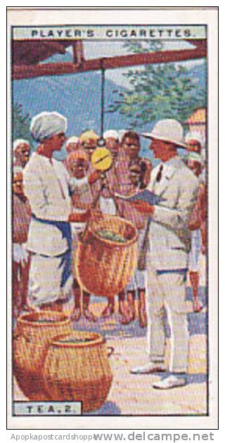 Player Vintage Cigarette Card Products Of The World 1928 No 44 Tea 2 Weighing The Pickings Ceylon - Player's