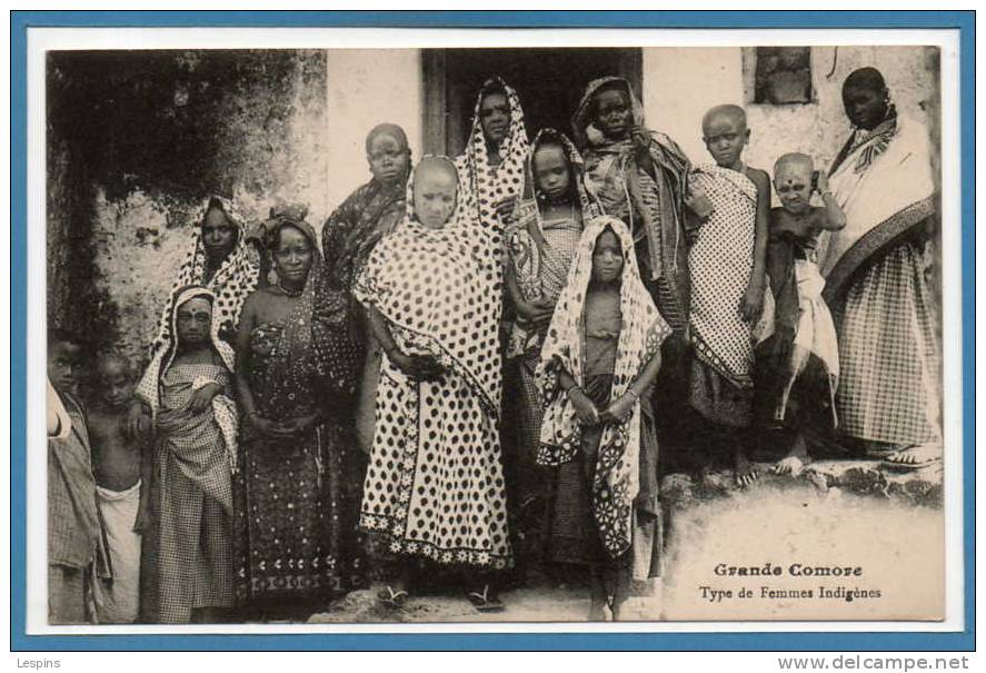 AFRIQUE --  LES COMORES -- Grande Comore - Typede Femmes Indigènes - Comoros