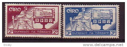 Q0692 -IRLANDE IRELAND Yv N°71/72 ** CONSTITUTION - Unused Stamps