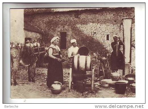 NORMANDIE 1900  FOLKLORE ET TRADITIONS .-  La Fabrication Du Beurre - Basse-Normandie