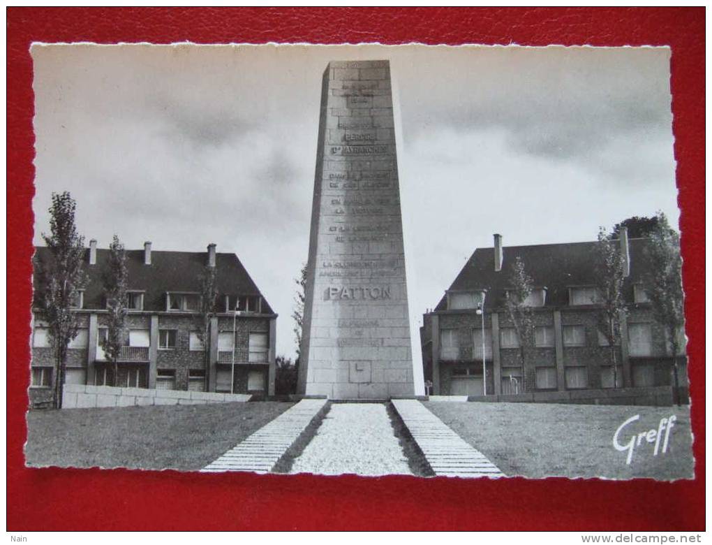 50 - AVRANCHES - LE MONUMENT PATTON ELEVE EN L' HONNEUR DE LA LIBERATION PAR L'ARMEE AMERICAINE - BELLE CARTE  - CPSM - - Avranches