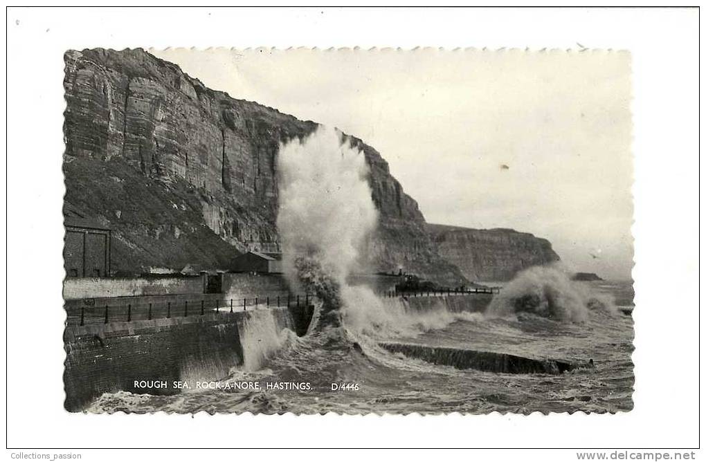 Cp, Angleterre, Hastings, Rough Sea, Rock-a-Nore, Voyagée - Hastings