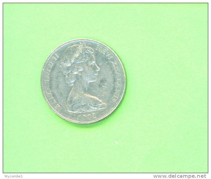 NEW ZEALAND  -  1982 20 Cents Circ - New Zealand