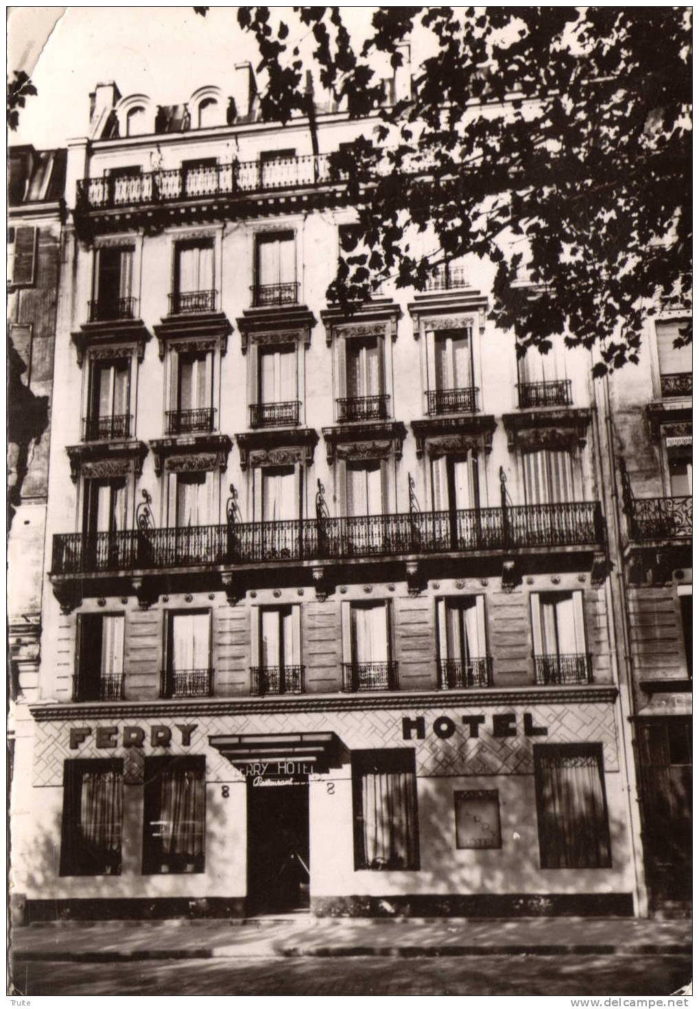 PARIS HOTEL FERRY 8 BOULEVARD JULES FERRY  PRES DE LA PLACE REPUBLIQUE - Distrito: 11