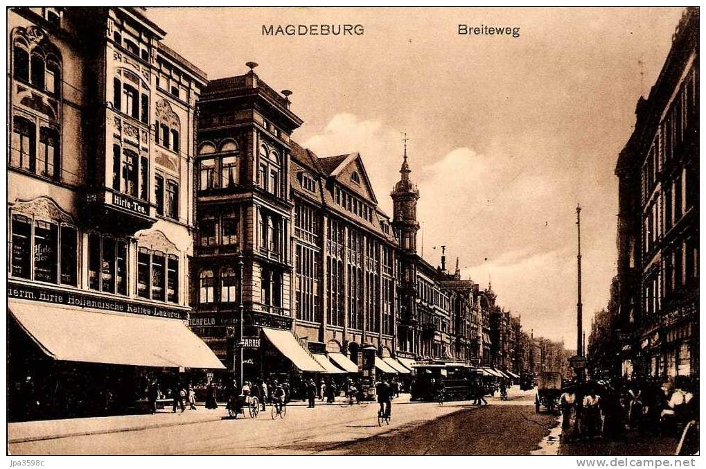 AK MAGDEBURG - DER BREITEWEG - STRASSENBAHN UND MANN MIT FAHRRAD - CPSM ANIMEE - Magdeburg