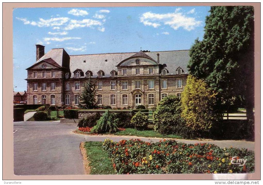 50 - Carentan : L' Hôtel De Ville - Carentan