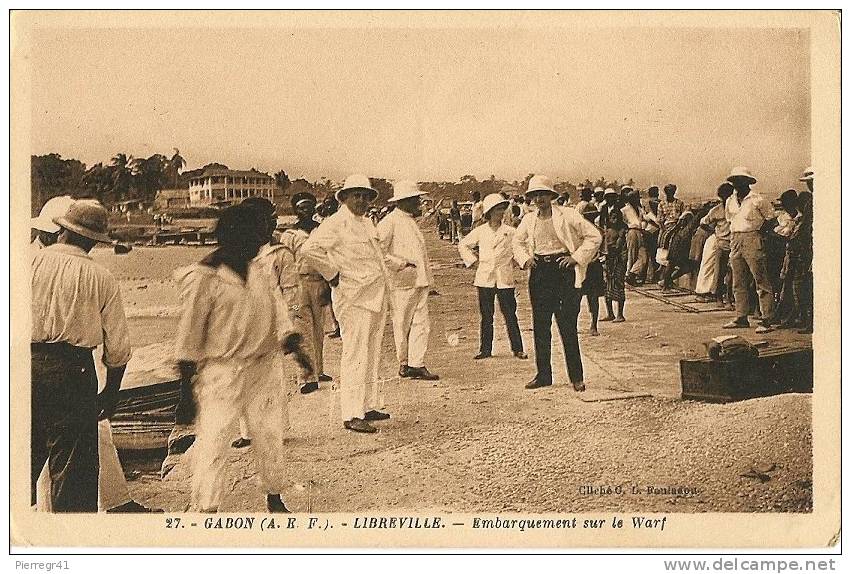 CPA-1930-AFRIQUE-GABON-LI   BREVILLE-EMBARQUEMENT -SUR LE WARF--TBE - Gabon