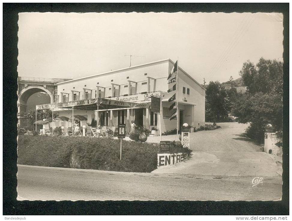 CPSM - Antheor (83) - Hôtel Restaurant Les Flots Bleus ( Terrasse Animée Parking Automobile Simca Aronde Ed. CAP ) - Antheor