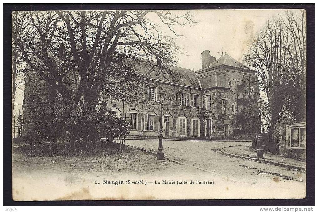 CPA  ANCIENNE- FRANCE- NANGIS (77)- LA MAIRIE COTÉ DE L'ENTRÉE- TRES GROS PLAN DE FACE - Nangis