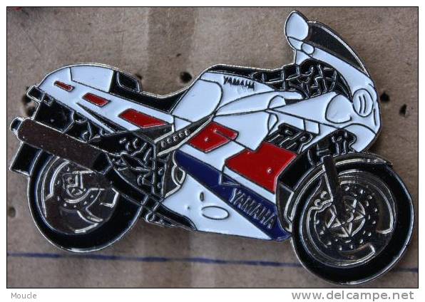 MOTO GP YAMAHA - BLANCHE ET ROUGE - Motos