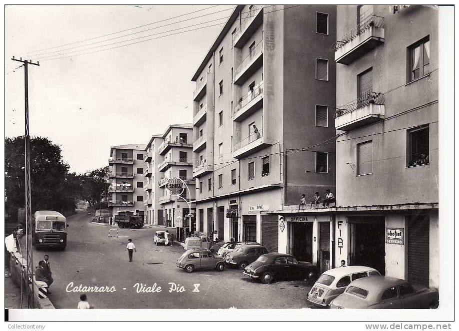 Catanzaro - Panorama - Formato Grande - Bianco E Nero - Viaggiata - 1960 Animata E Auto D'epoca - Catanzaro