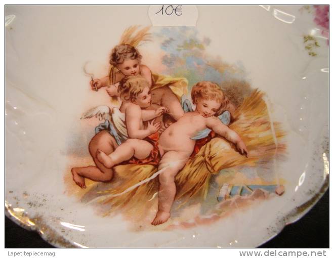 Ancienne Assiette Britannia Porcelain Works (Moser Brothers) AUSTRIA, Début 20eme Siècle. Décor Ange Séraphin Et Roses - Other & Unclassified