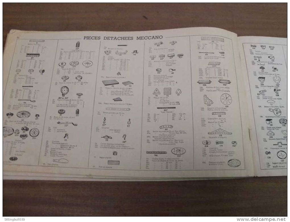 MECCANO. MANUEL D´ INSTRUCTIONS 4. La Mécanique en Miniature. 1948. Catalogue de 54 pages de modèles à construire.