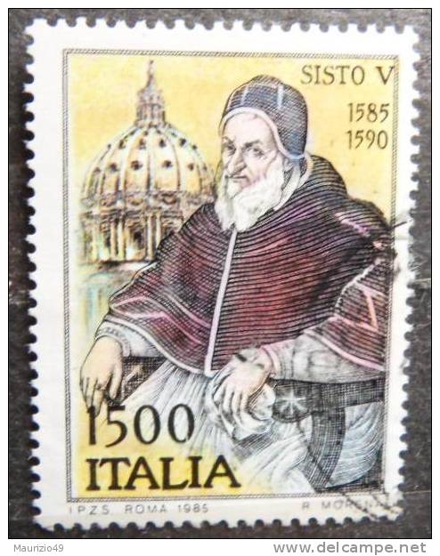 1985 Nr 1713 PAPA SISTO V 1500 Lire Nero Legg. Spostato A Dx - ITALY STAMPS 1985 - Italie Timbres - Italia - Variétés Et Curiosités