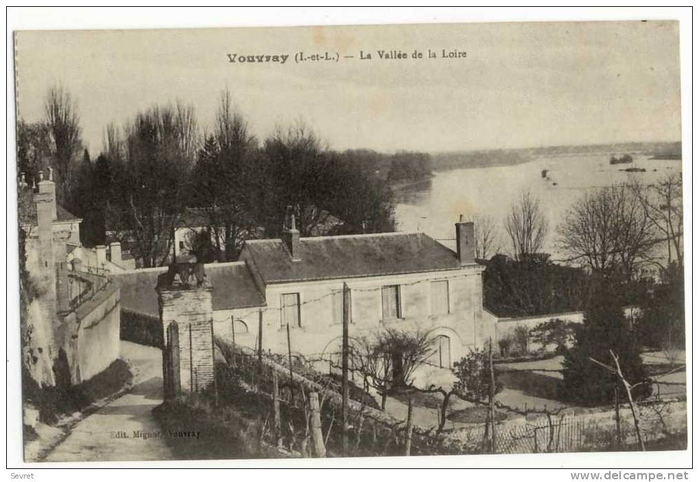 VOUVRAY  - La Vallée De La Loire. - Vouvray