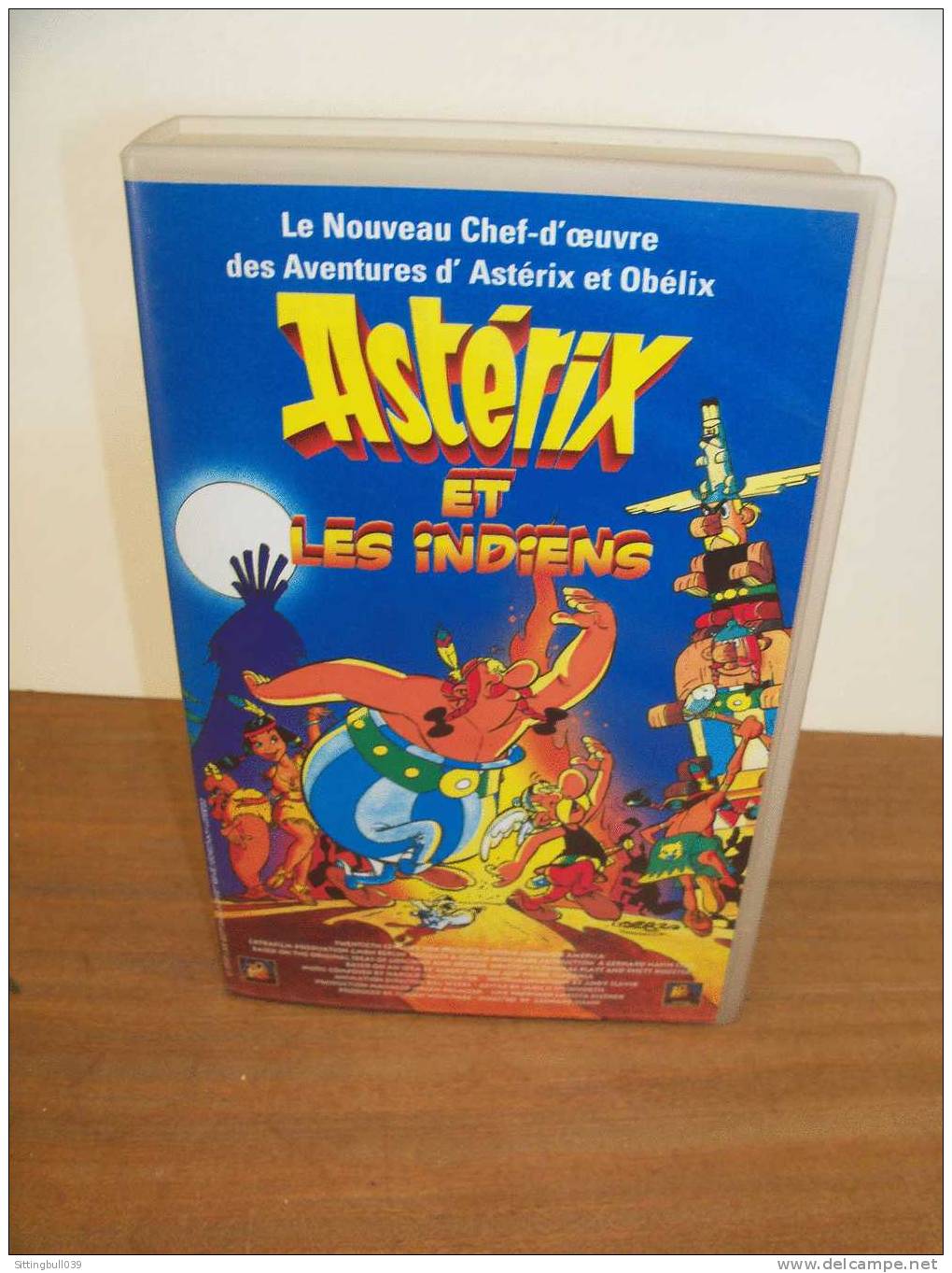 ASTERIX Et LES INDIENS. Le Film En K7 Hi-Fi Stereo + Une Entrée Gratuite Au PARC ASTERIX. 1995 Ed. A. R/GOSCINNY-UDERZO - Video & DVD