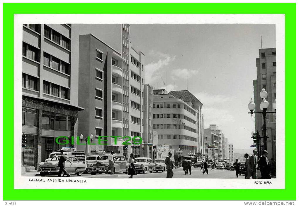 CARACAS, VENEZUELA - AVENIDA  URDANETA - ANIMATED WITH OLD CARS  - FOTO RIFRA - - Venezuela