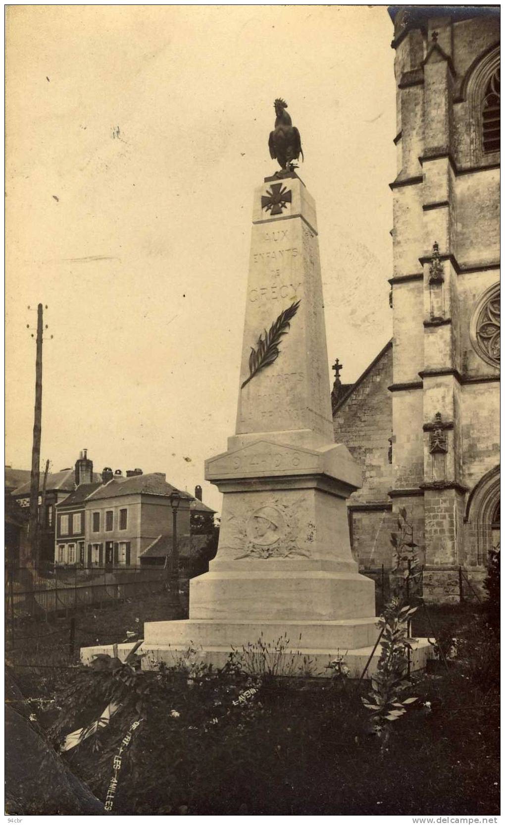 CPA (80) CRECY EN PONTHIEU  Le Monument Aux Morts  (carte Photo Projet De Cpa) Leger Defaut Coin Bas Gauche) - Crecy En Ponthieu