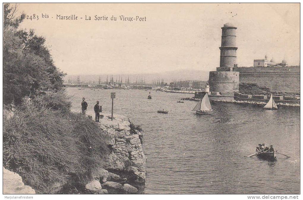 Dép.13 - MARSEILLE. - La Sortie Du Vieux-Port. Animée. Voyagée 1905. N° 2483 Bis - Vieux Port, Saint Victor, Le Panier