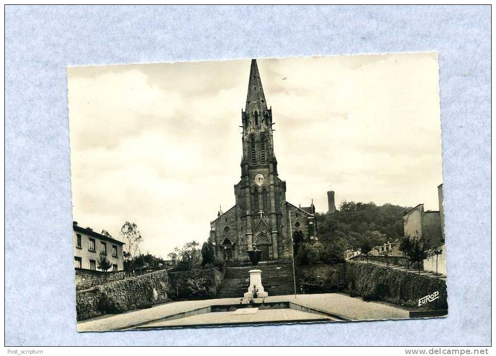 Forbach - Eglise Catholique Et Monument Aux Morts - Forbach
